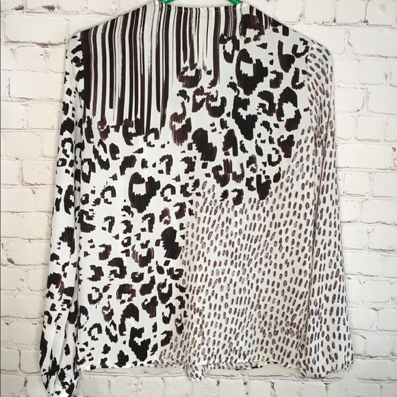 Cabi Faux Wrap Animal Print Top Blouse Tie Neck Full Sleeves Sz XS. - Picture 12 of 12